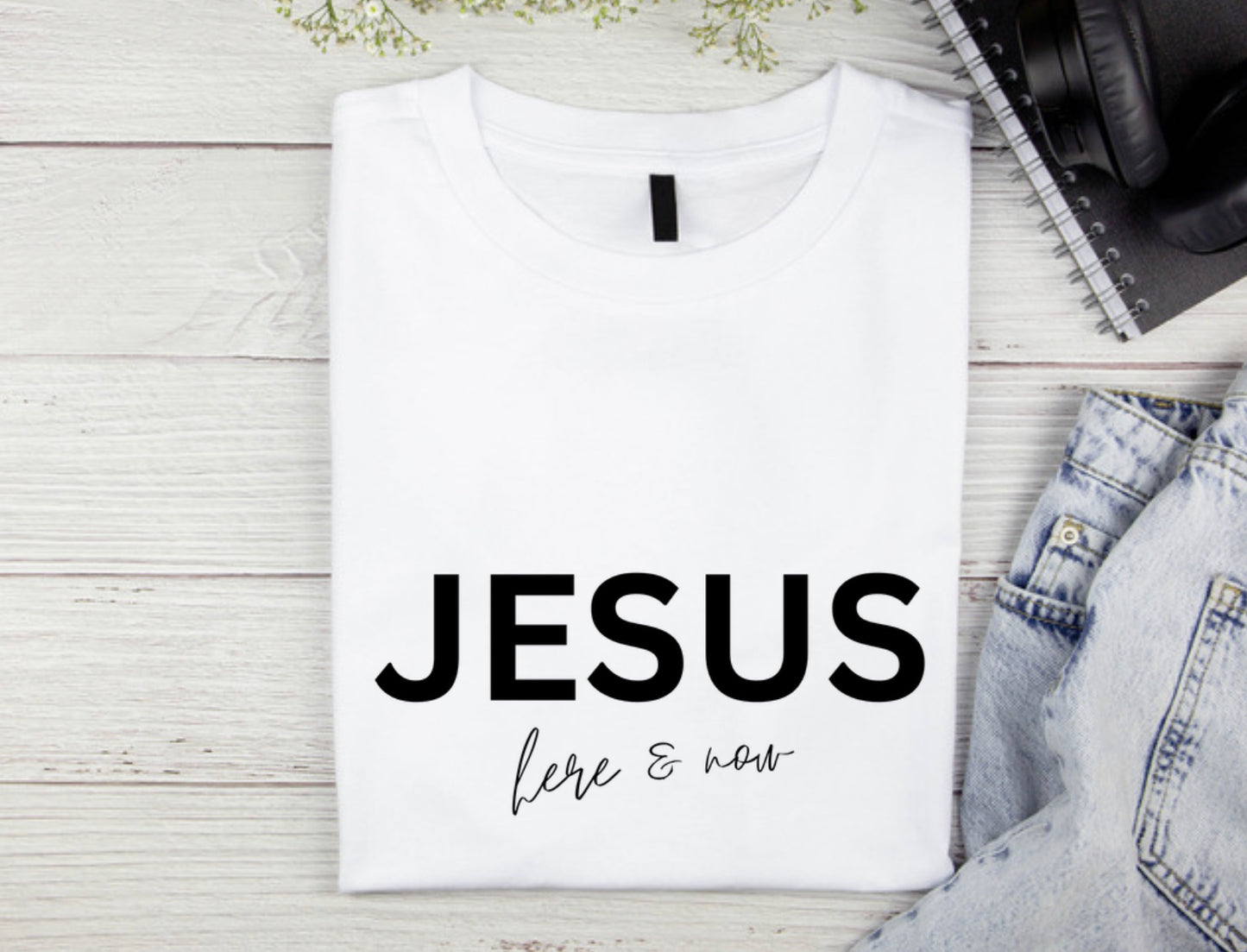 JESUS HIER & JETZT • T-SHIRT • FRONTPRINT